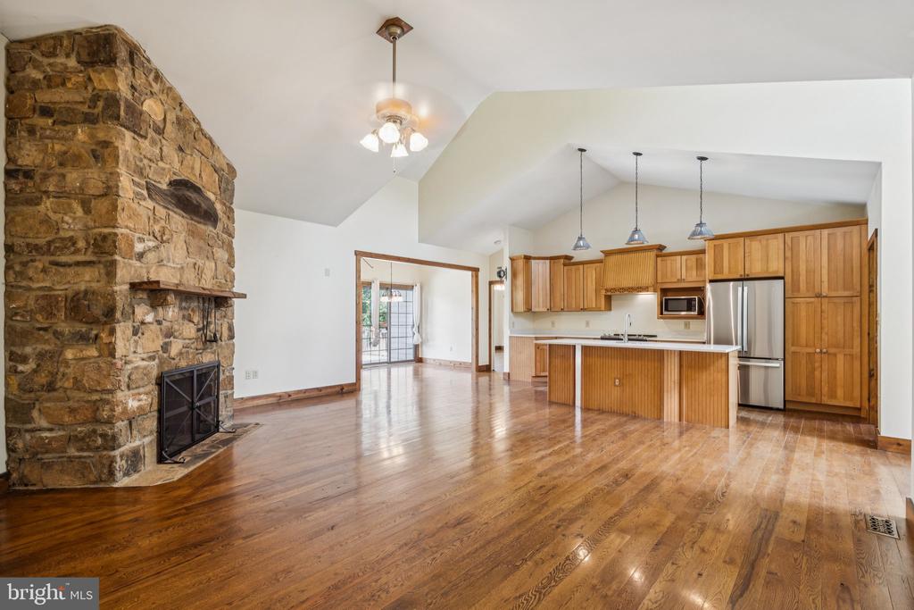 2716 HUNTING RIDGE ROAD