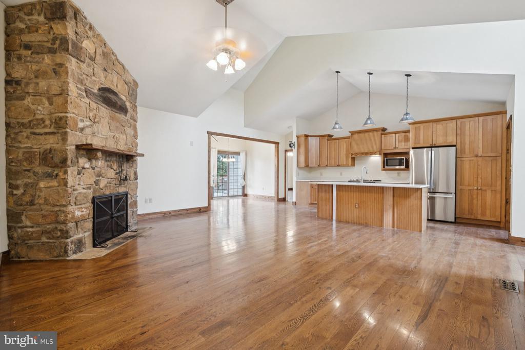 2716 HUNTING RIDGE ROAD