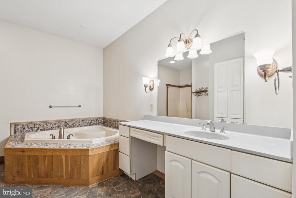 2716 HUNTING RIDGE ROAD
