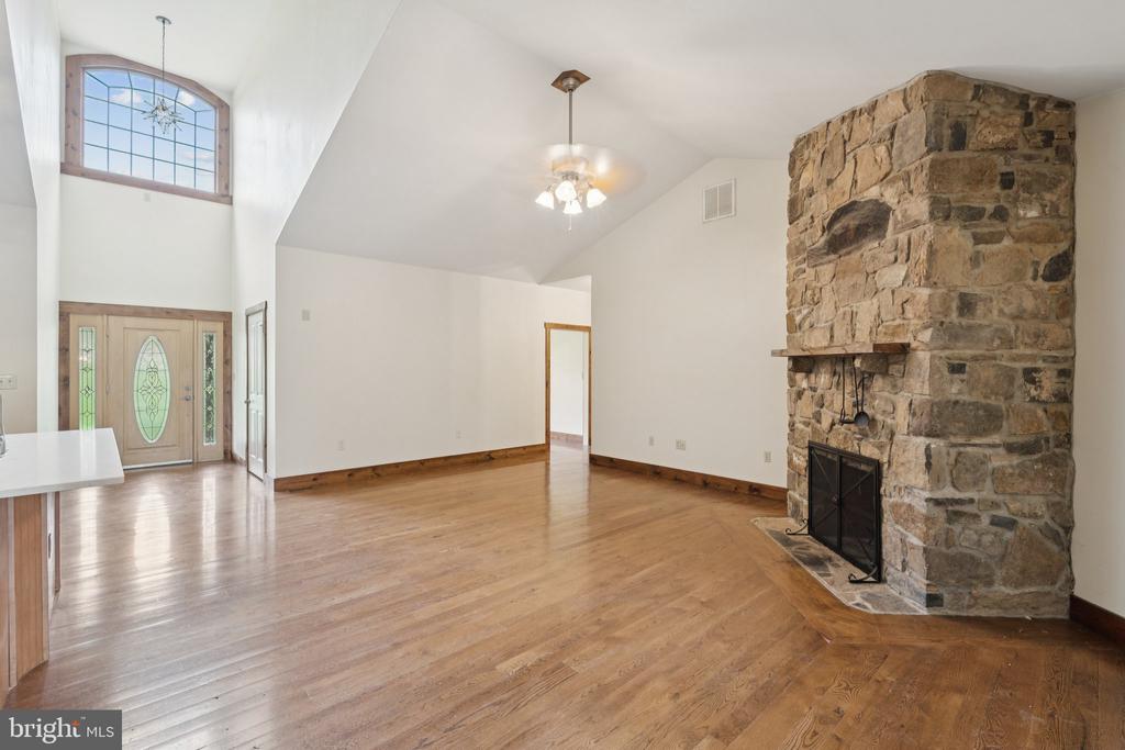 2716 HUNTING RIDGE ROAD