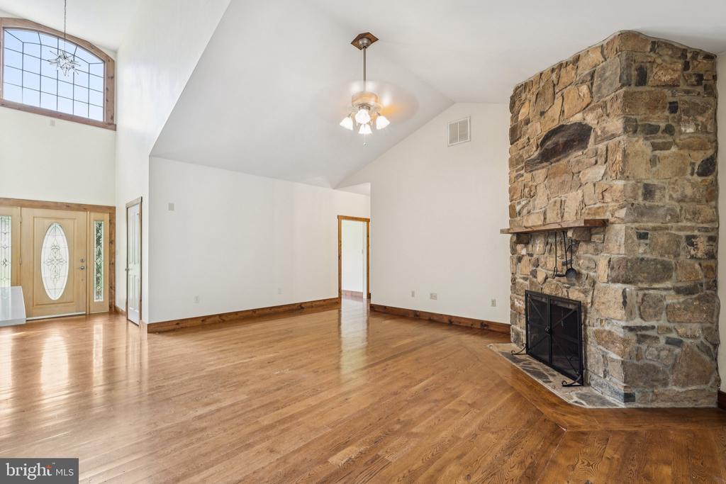 2716 HUNTING RIDGE ROAD