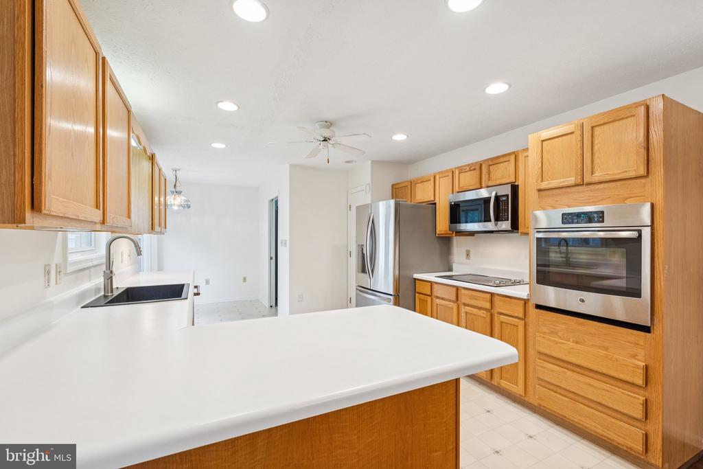 308 SENSENY GLEN DRIVE