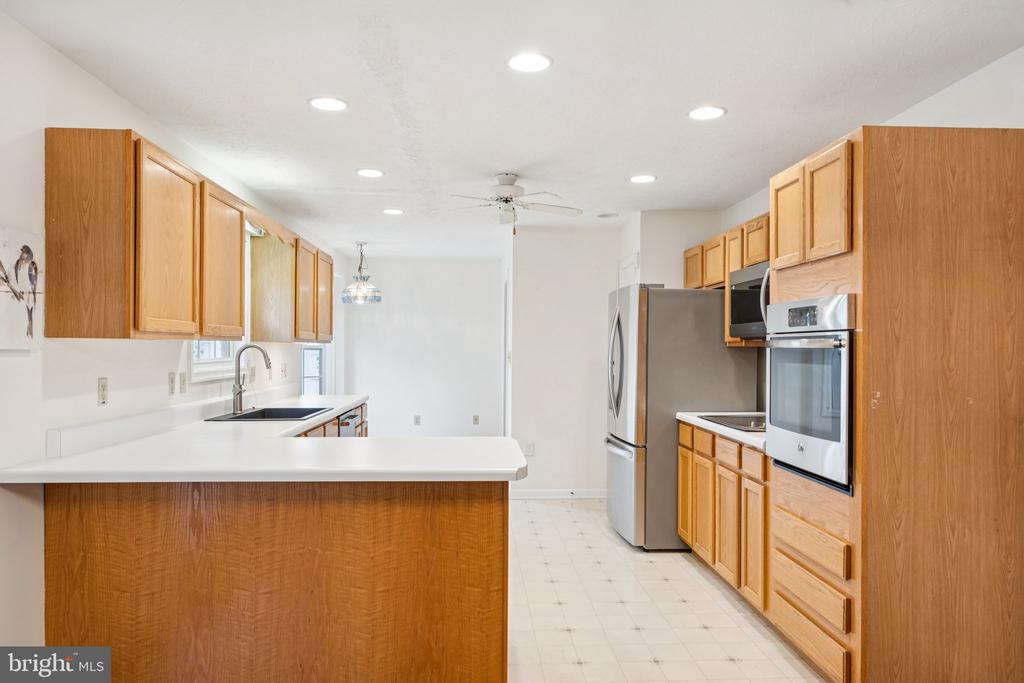 308 SENSENY GLEN DRIVE