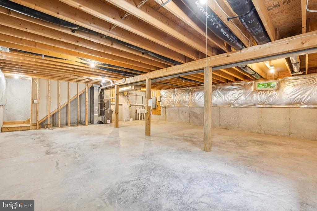 308 SENSENY GLEN DRIVE