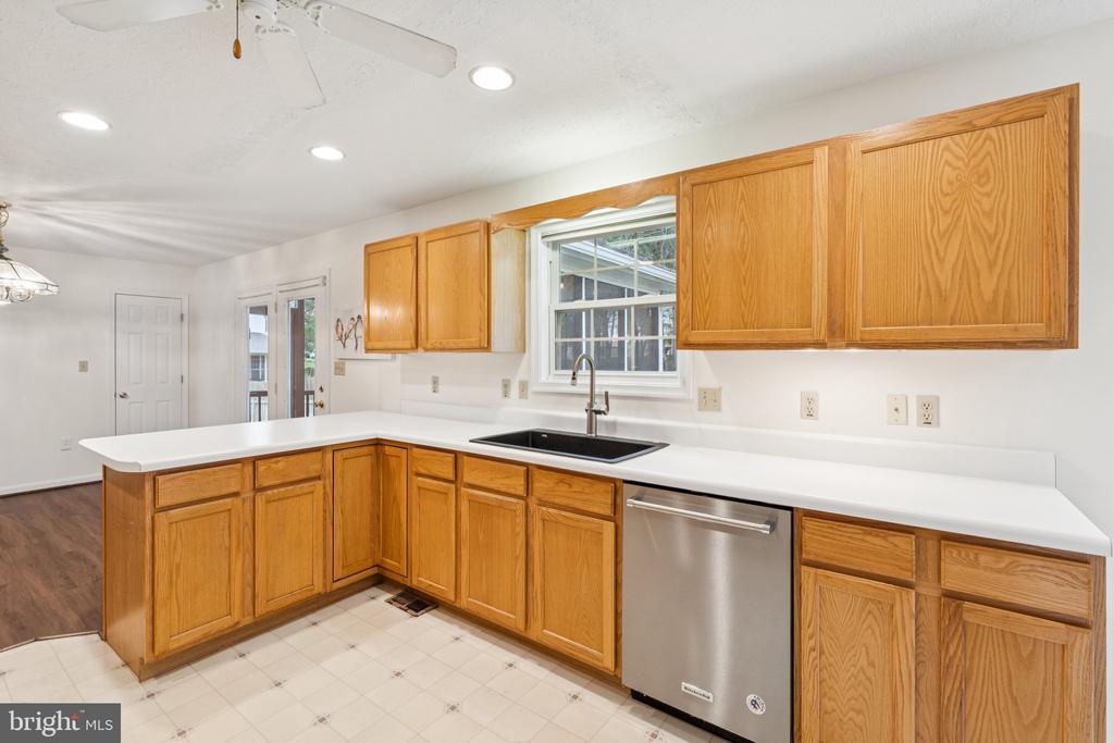 308 SENSENY GLEN DRIVE