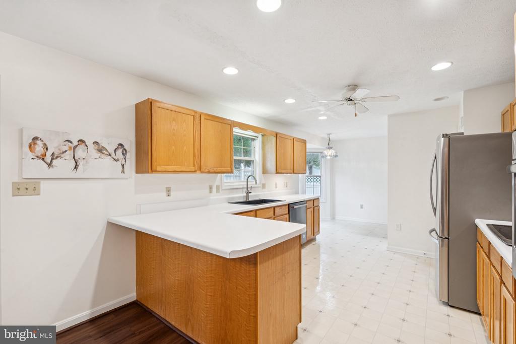 308 SENSENY GLEN DRIVE