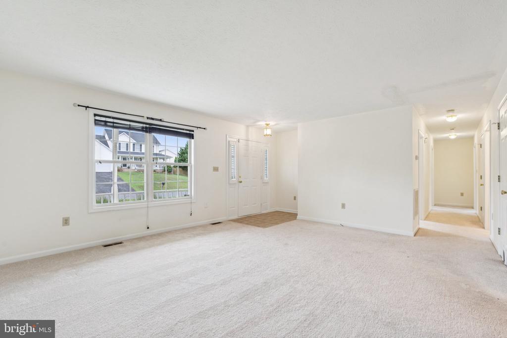 308 SENSENY GLEN DRIVE