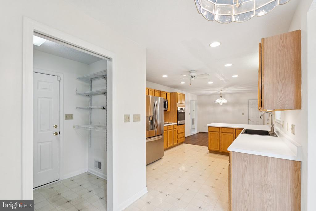 308 SENSENY GLEN DRIVE