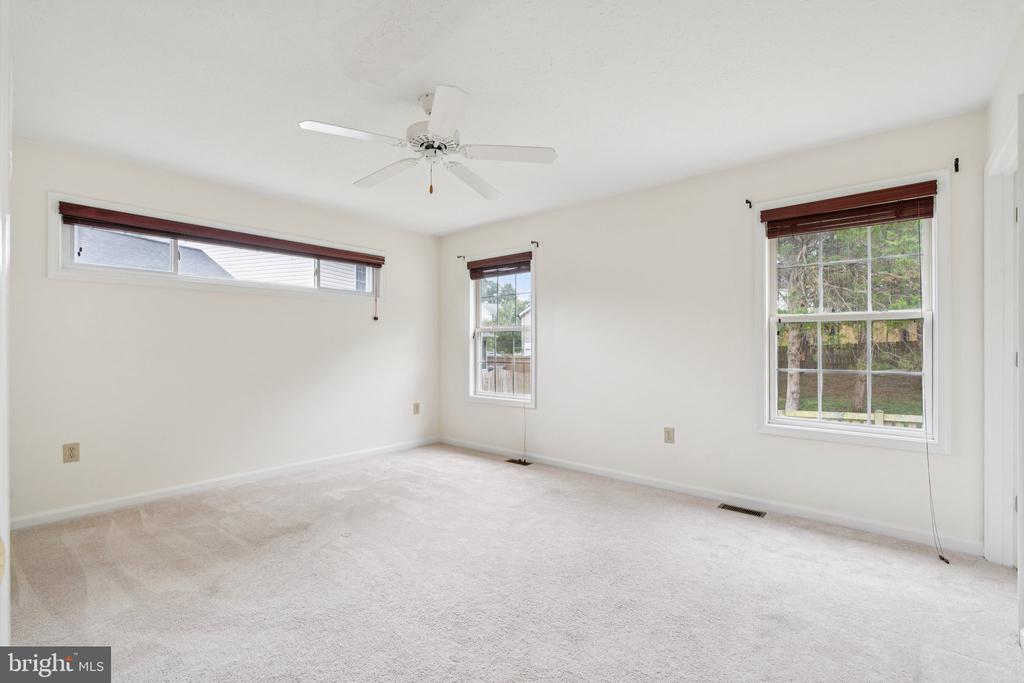 308 SENSENY GLEN DRIVE