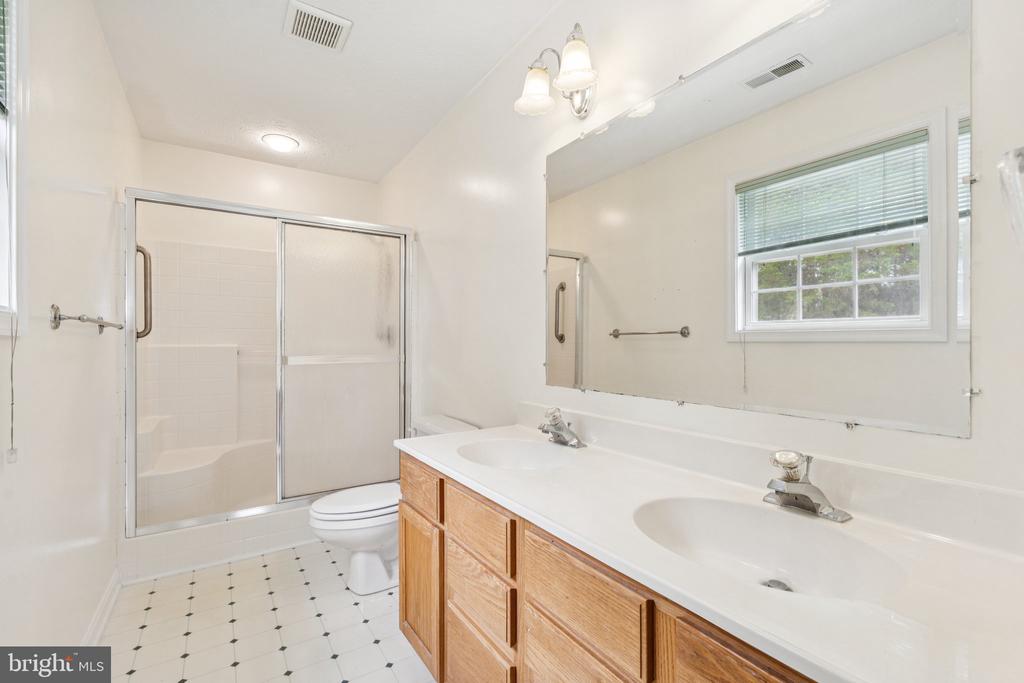 308 SENSENY GLEN DRIVE