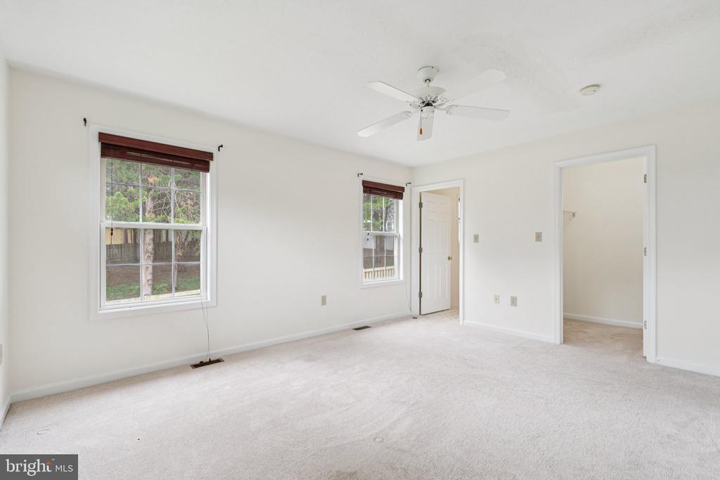 308 SENSENY GLEN DRIVE
