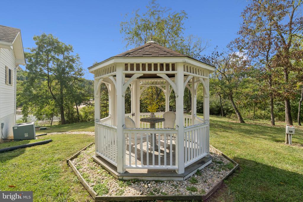 125 CHEROKEE TRAIL