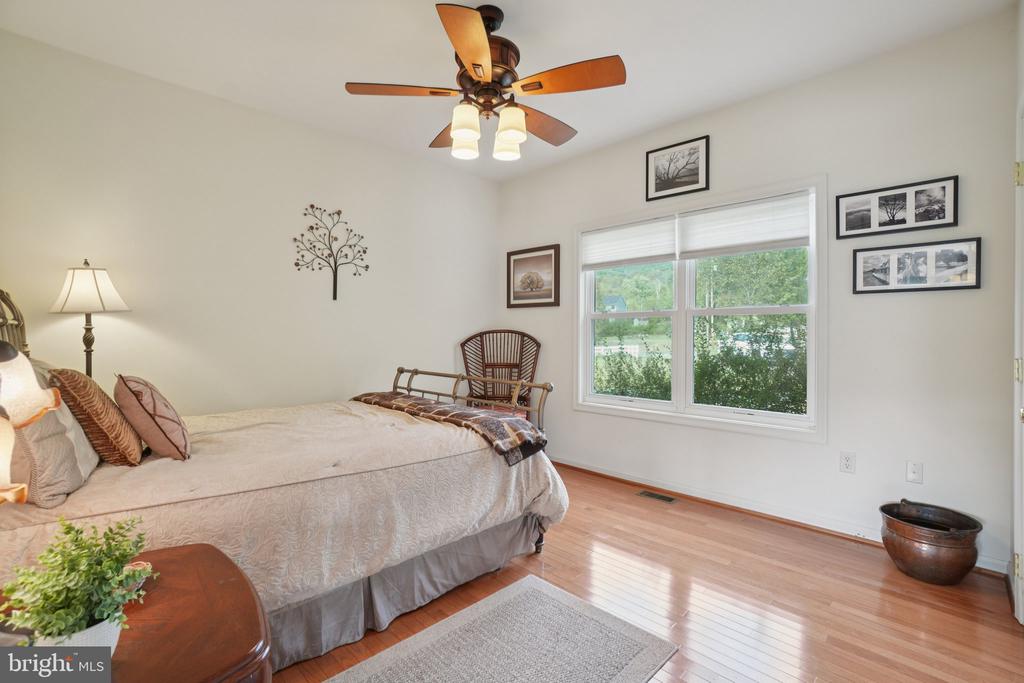 125 CHEROKEE TRAIL