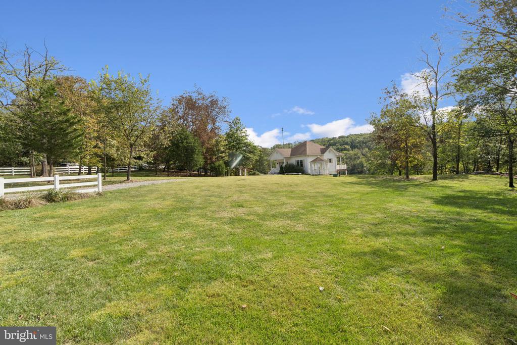 125 CHEROKEE TRAIL