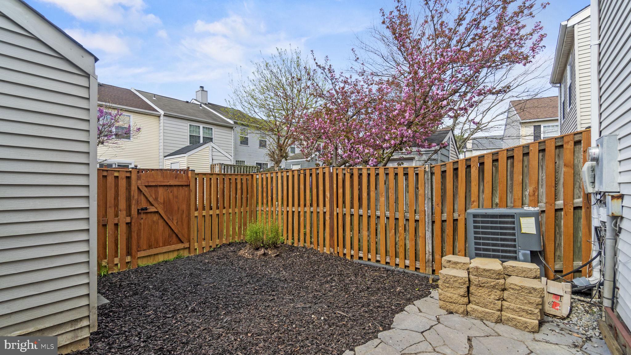 6917 CHISWICK LANE