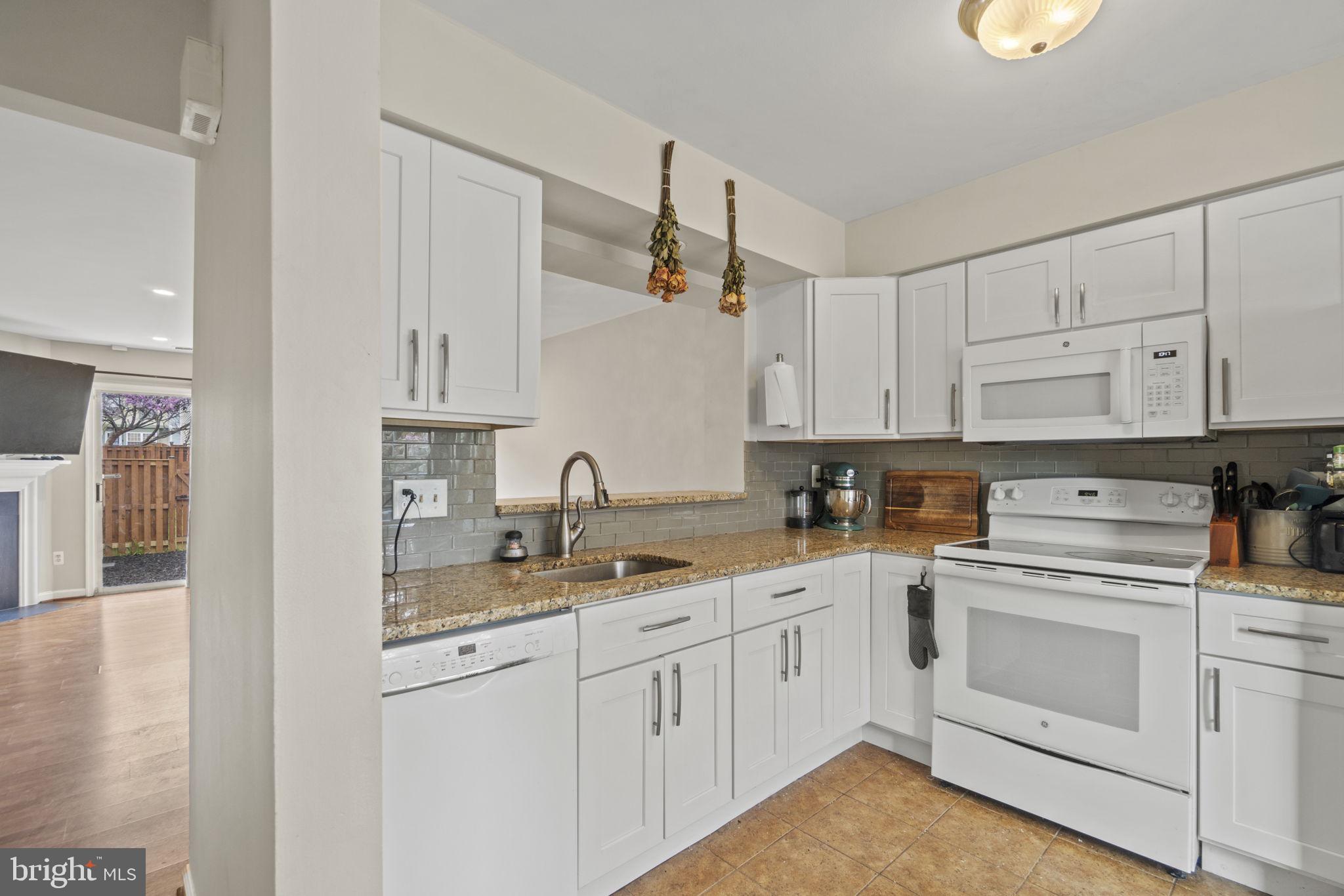6917 CHISWICK LANE