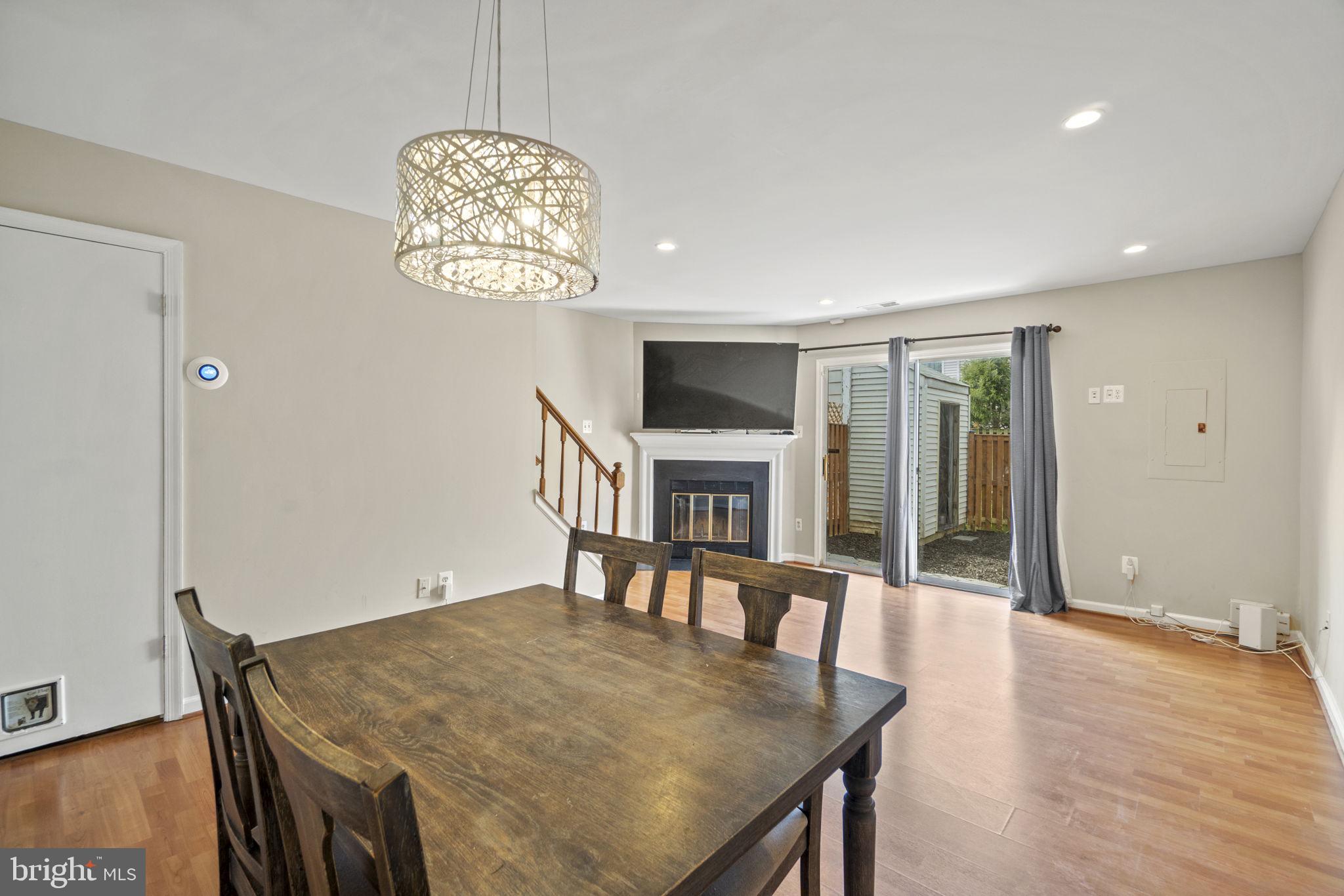 6917 CHISWICK LANE