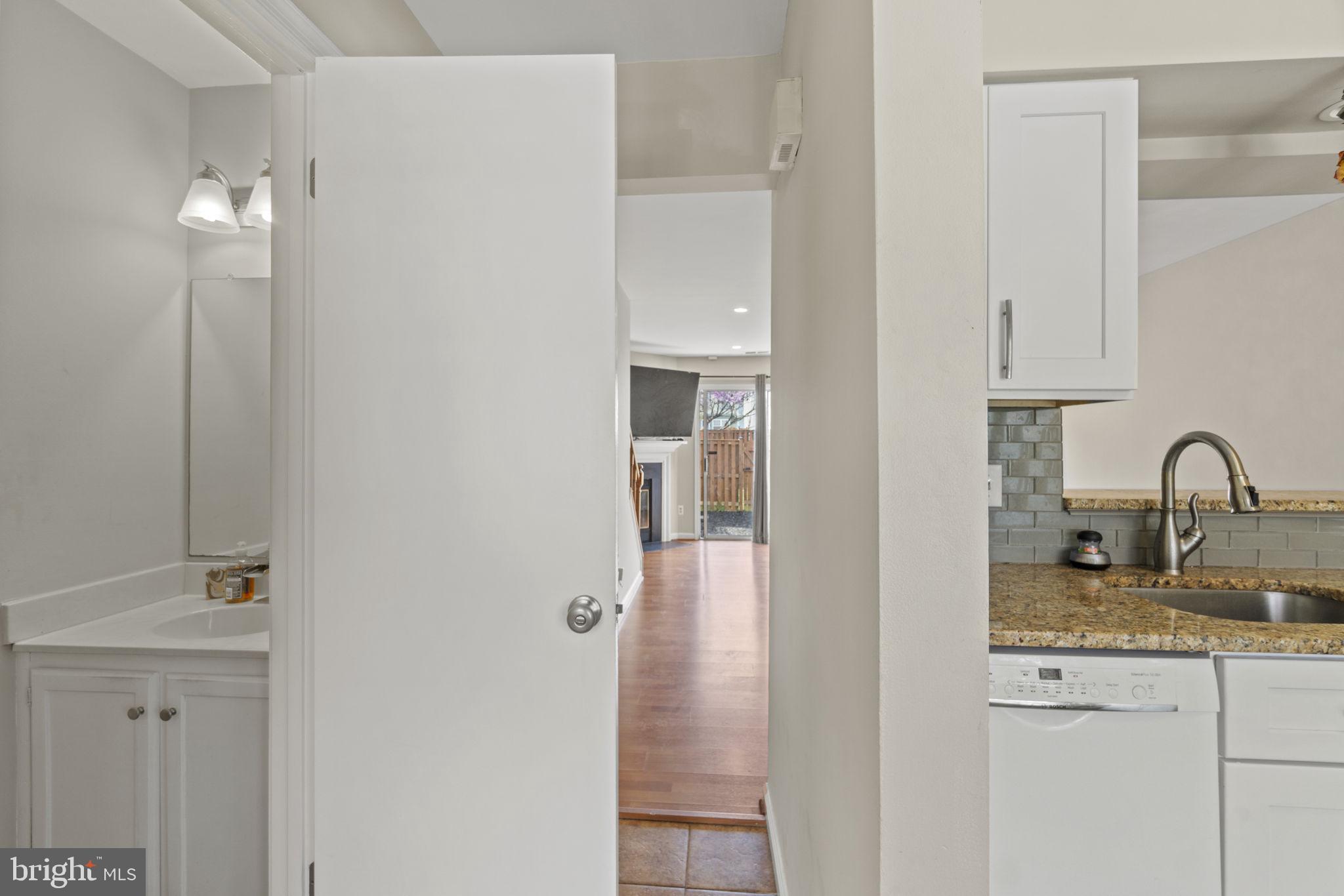 6917 CHISWICK LANE