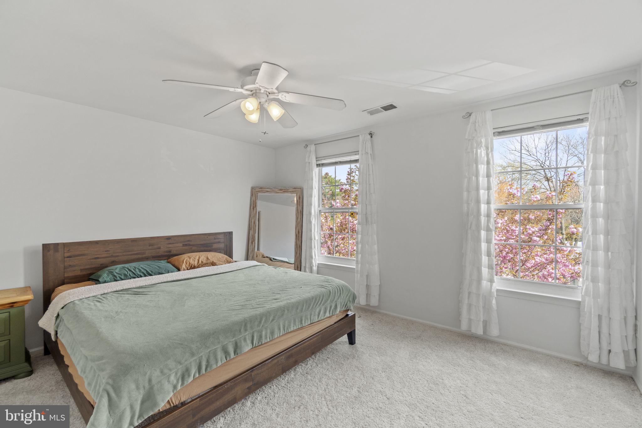 6917 CHISWICK LANE
