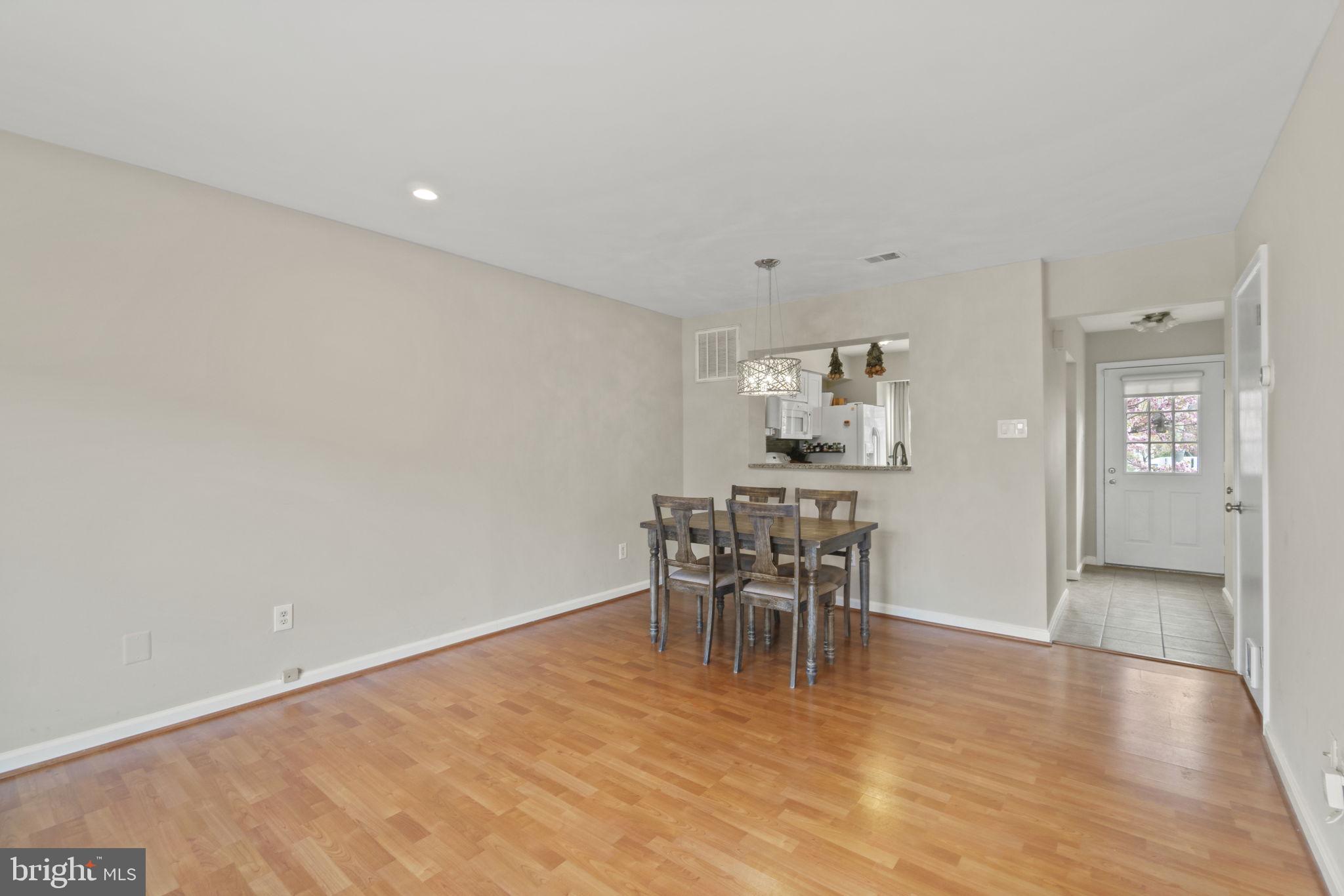 6917 CHISWICK LANE