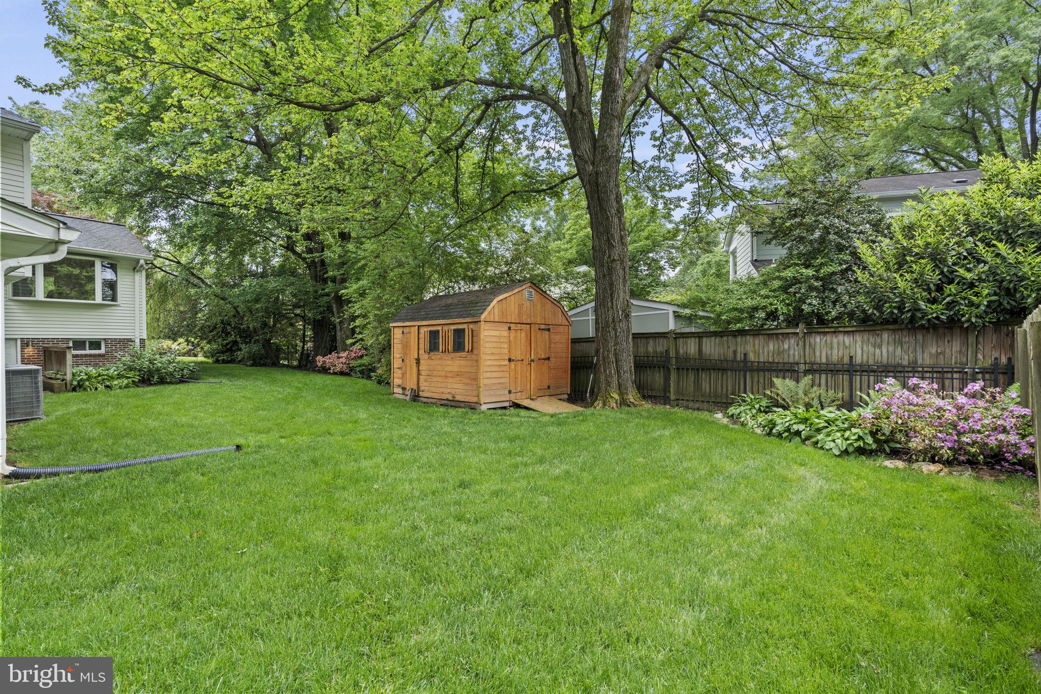 708 SKYLINE COURT NE