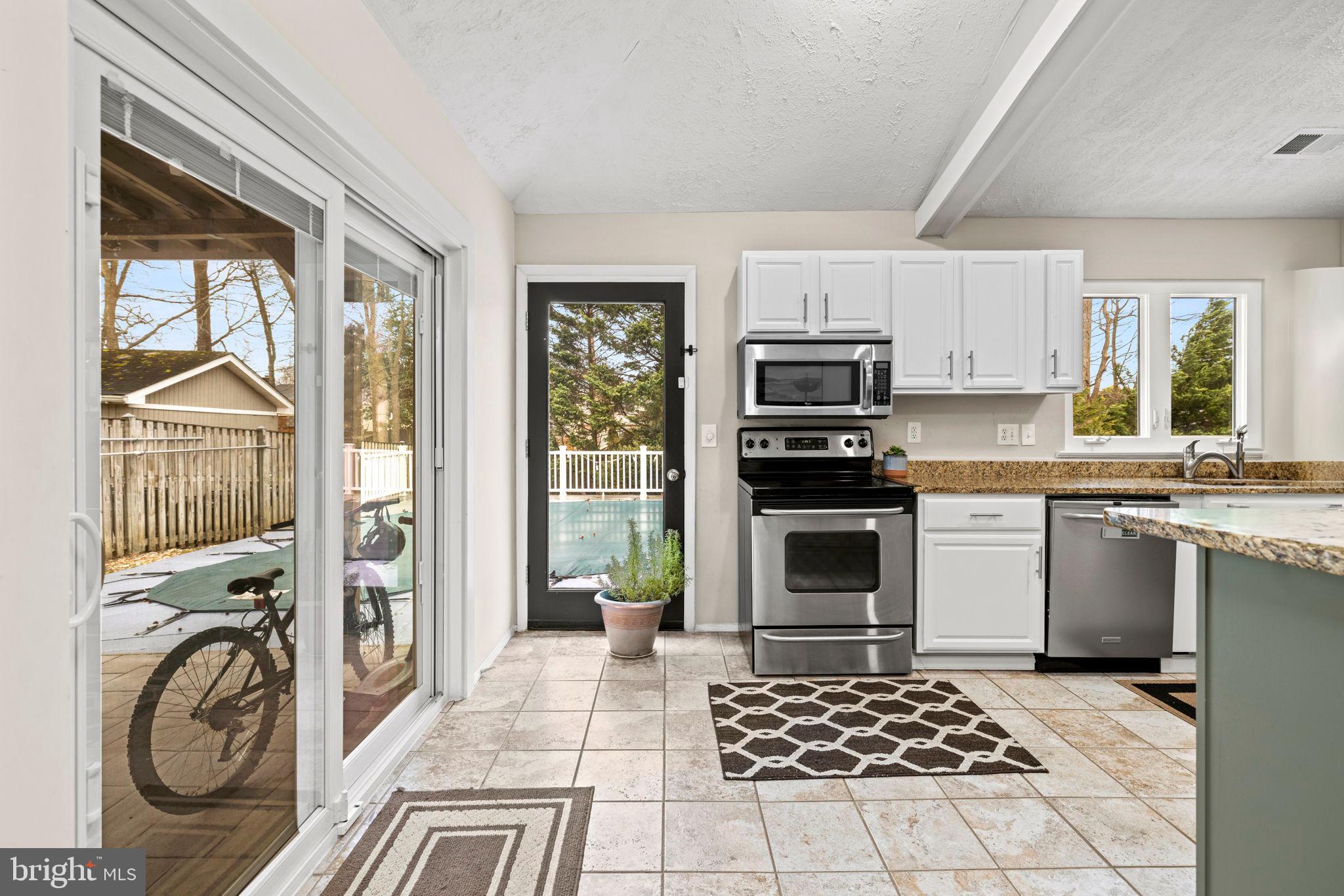 10415 FYFE COURT
