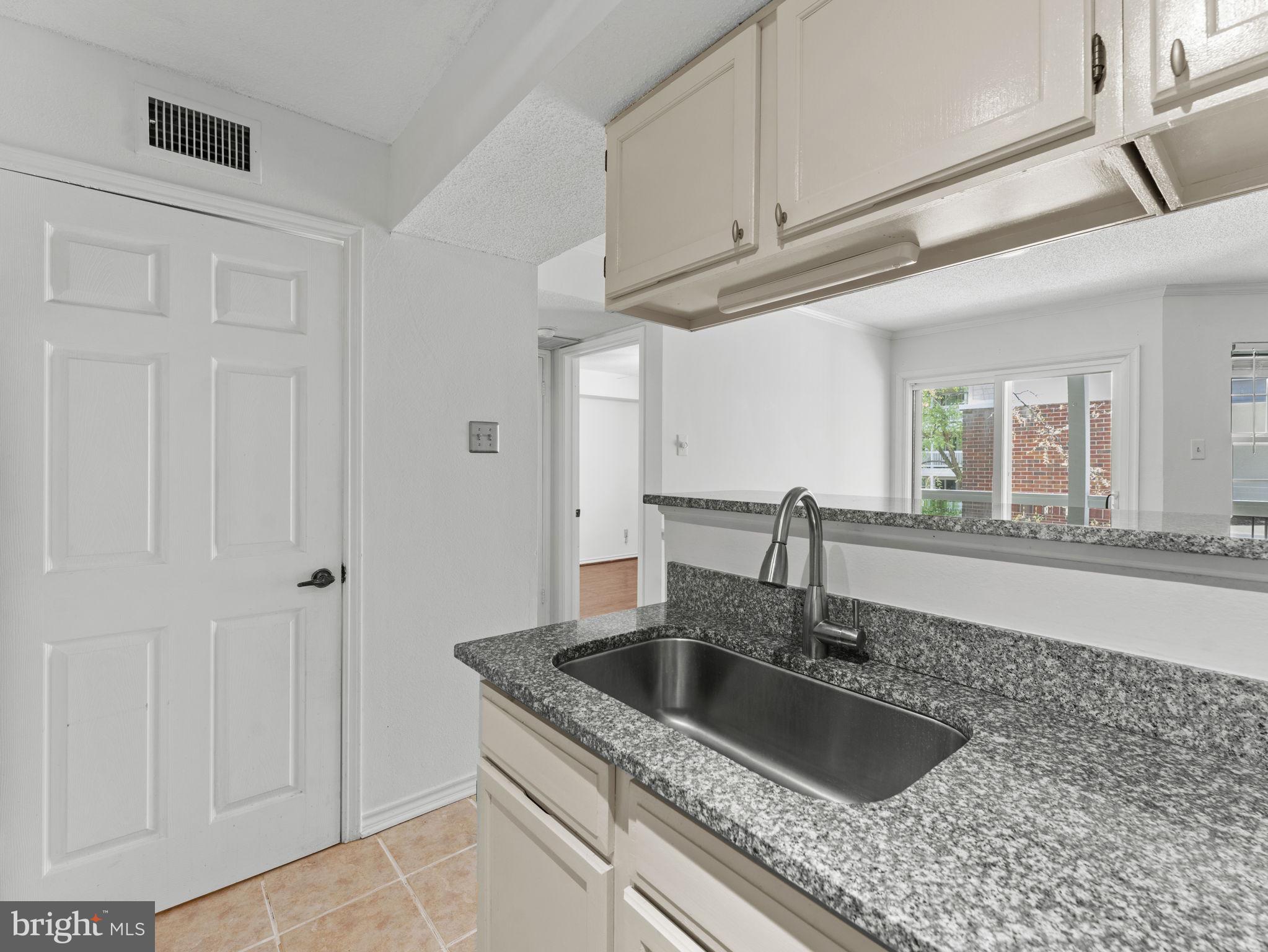 1504 LINCOLN WAY 320