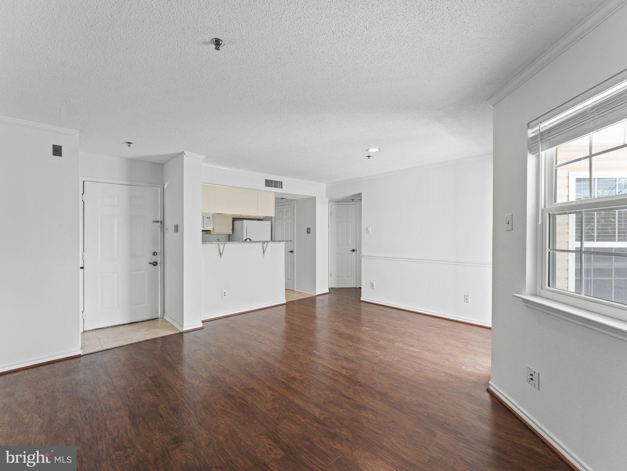 1504 LINCOLN WAY 320