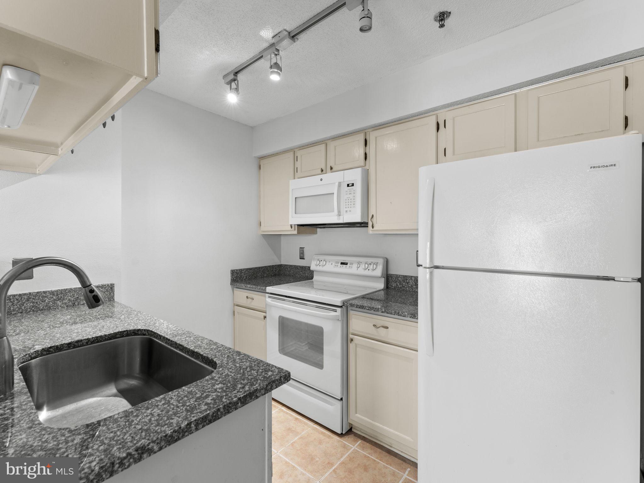 1504 LINCOLN WAY 320