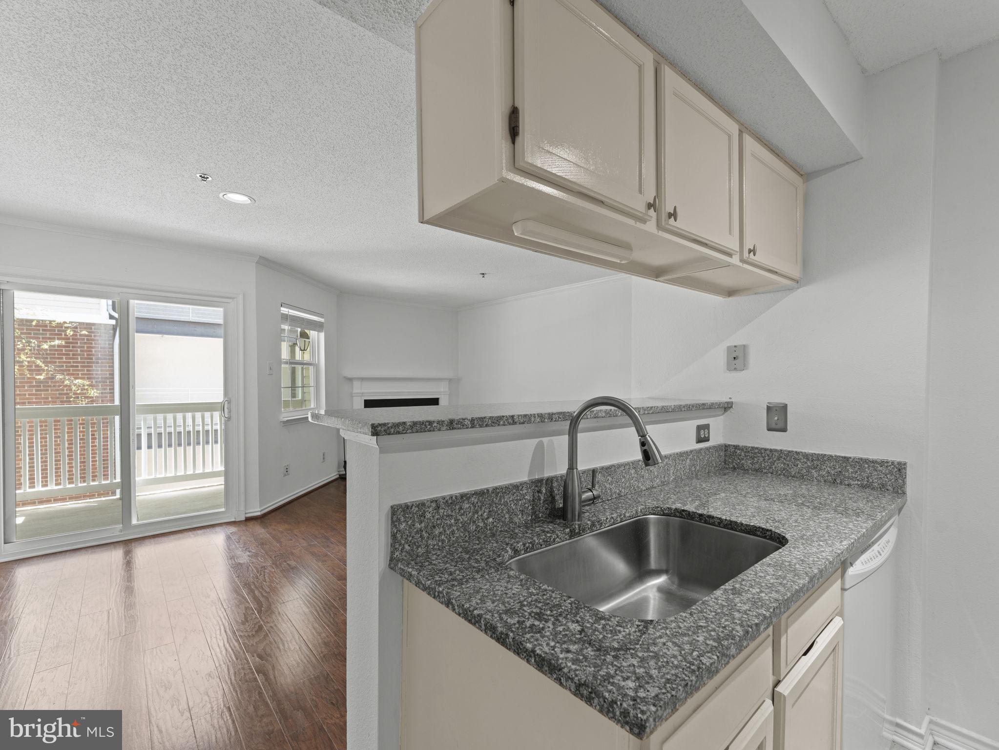 1504 LINCOLN WAY 320