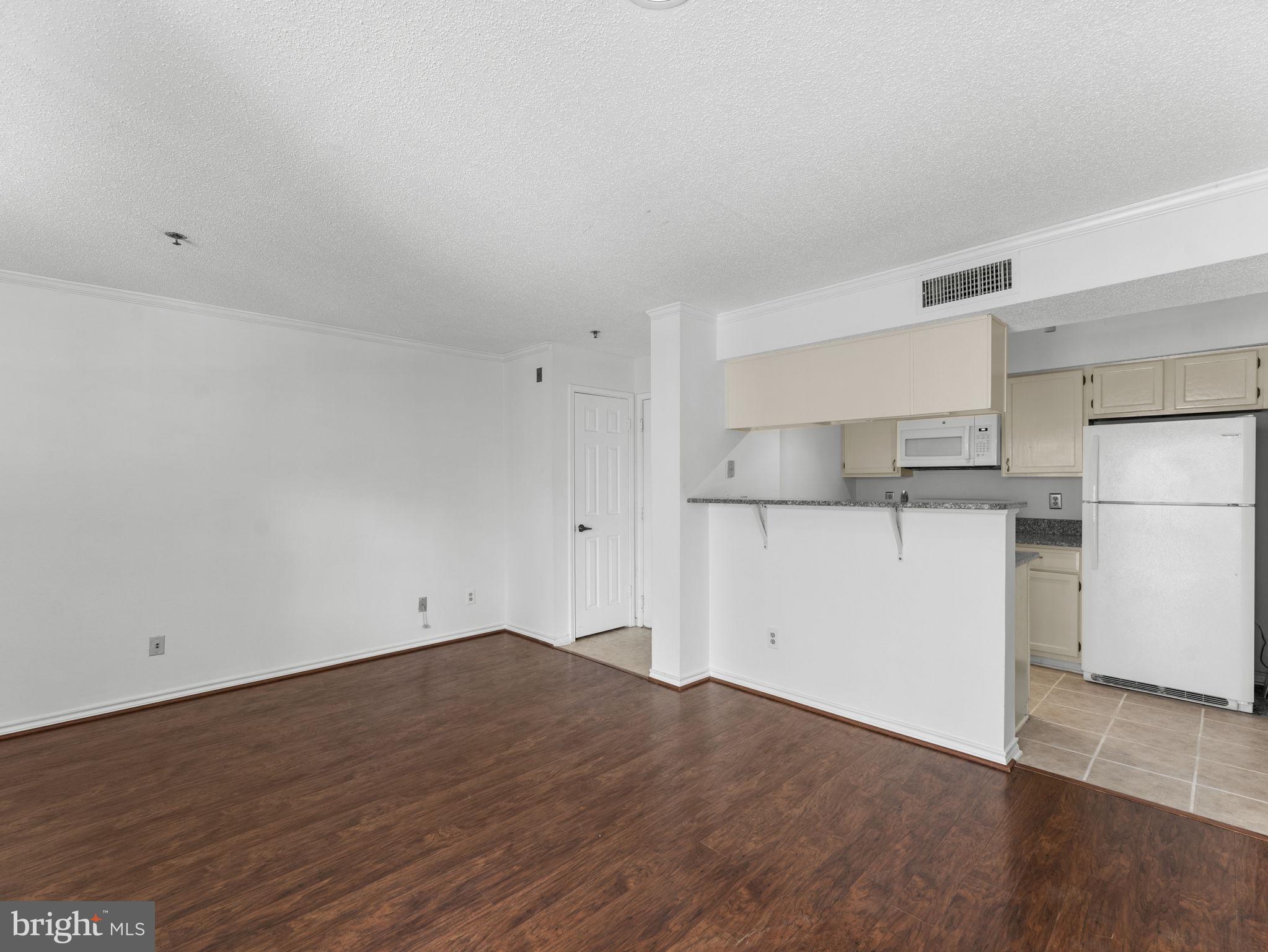 1504 LINCOLN WAY 320