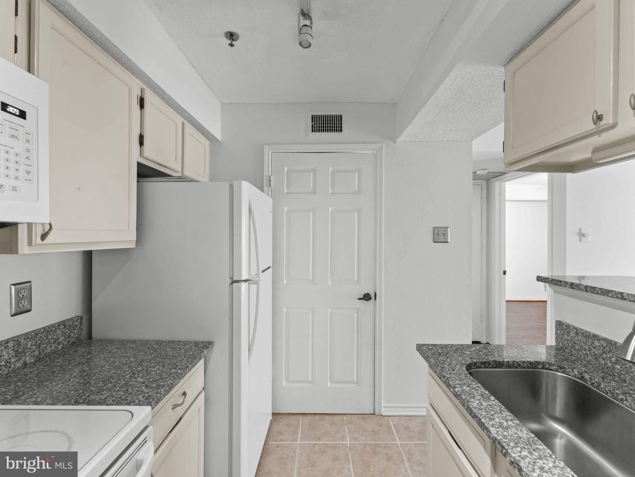 1504 LINCOLN WAY 320