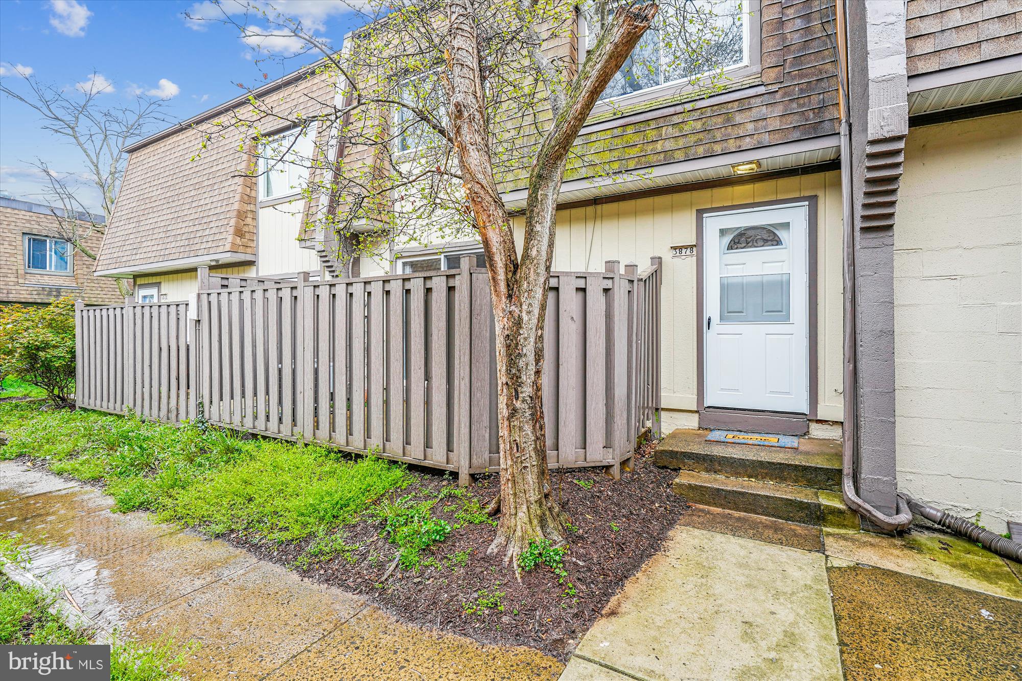 3878 MANZANITA PL D