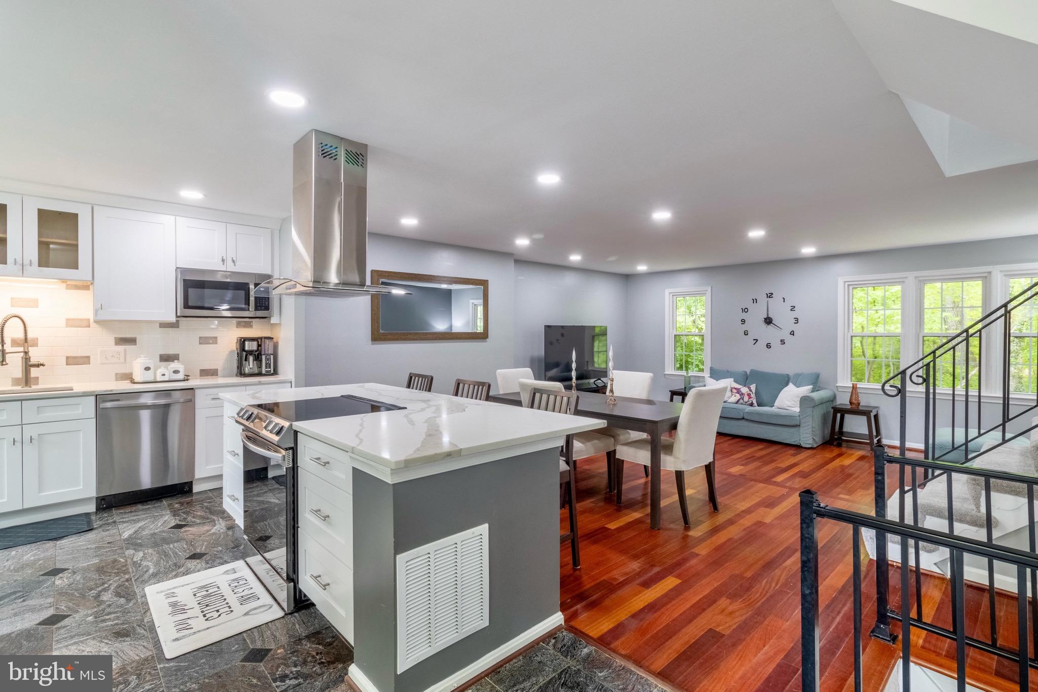 9058 ROSEWALL COURT