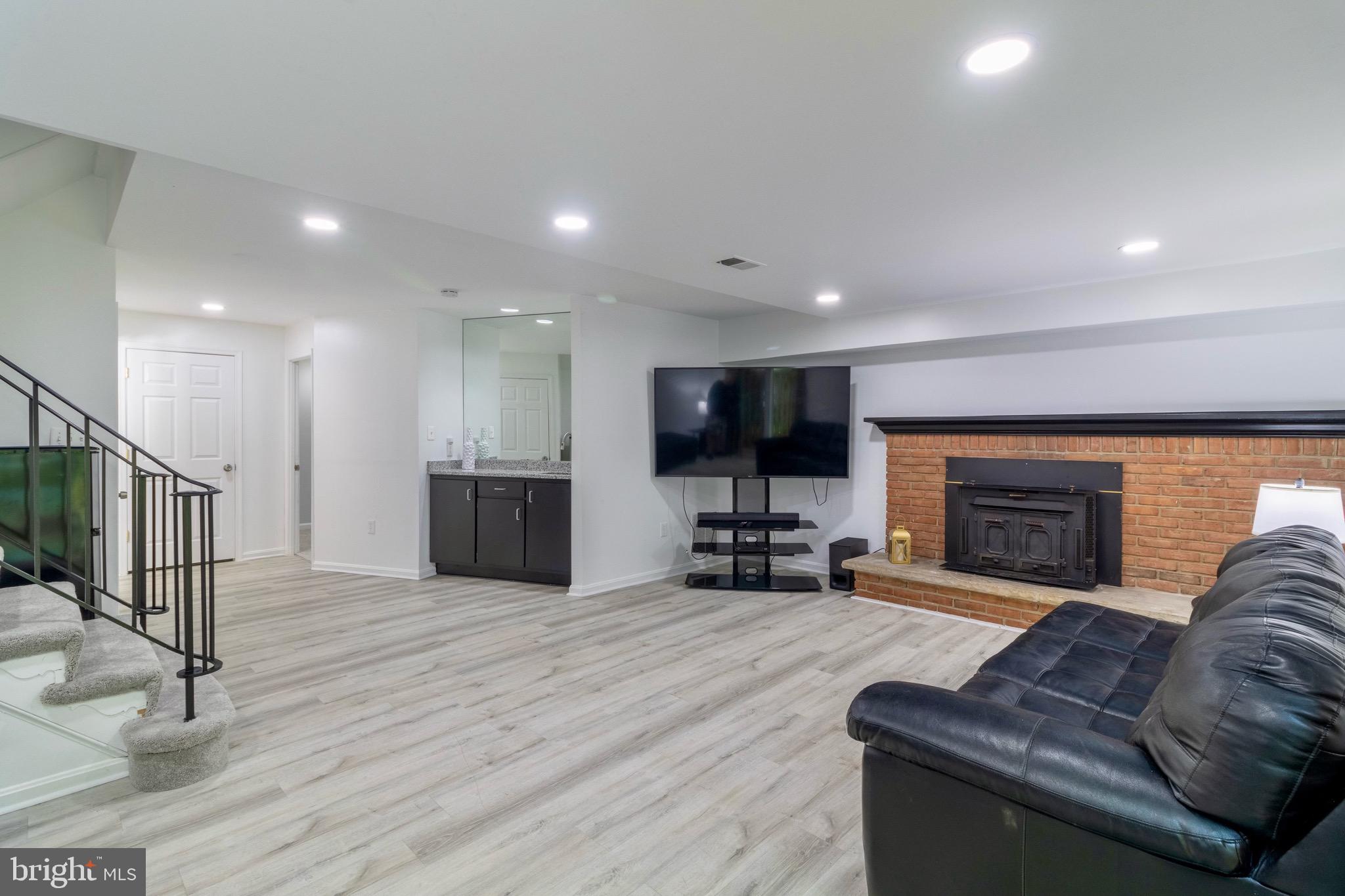 9058 ROSEWALL COURT