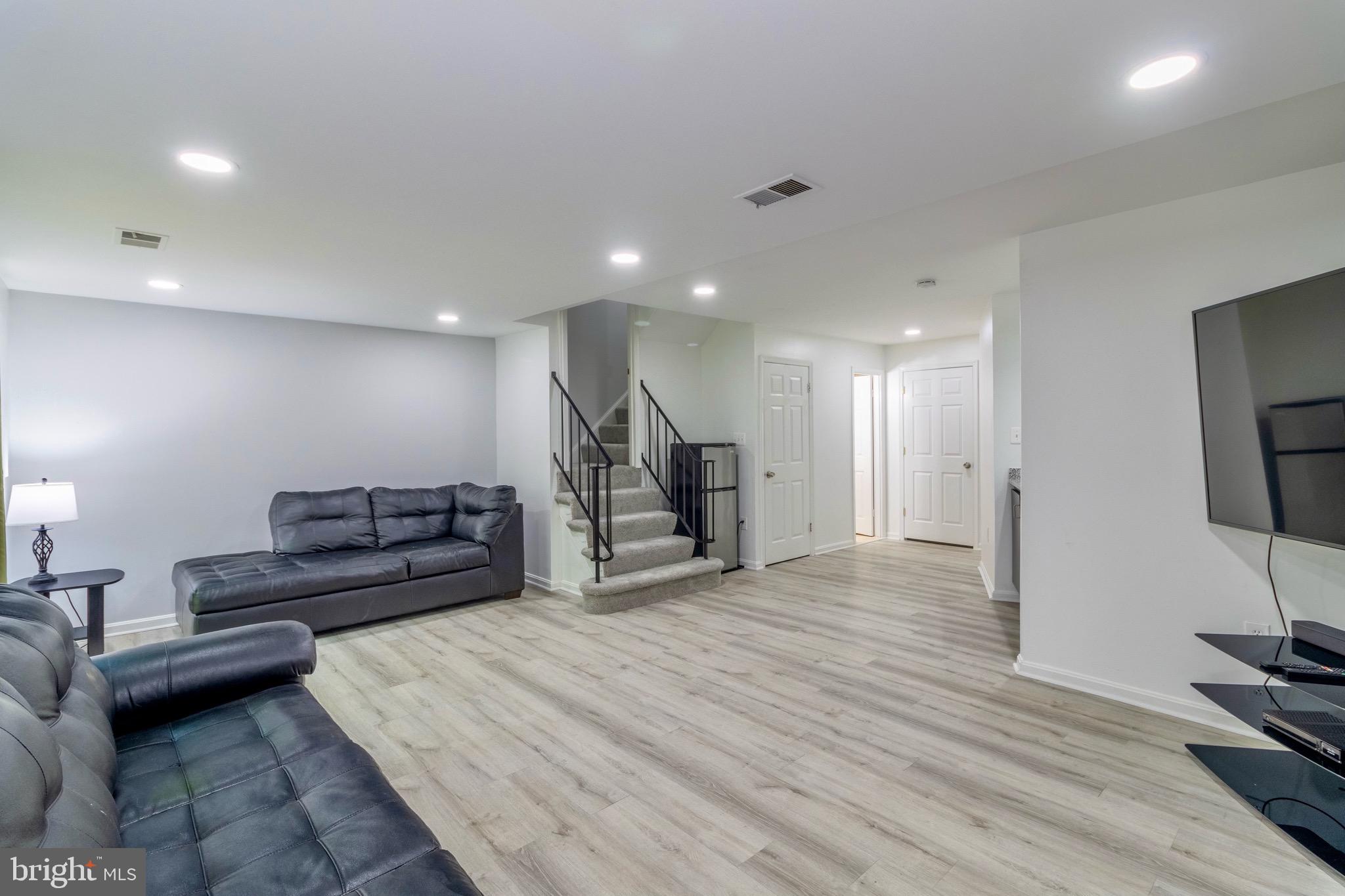 9058 ROSEWALL COURT