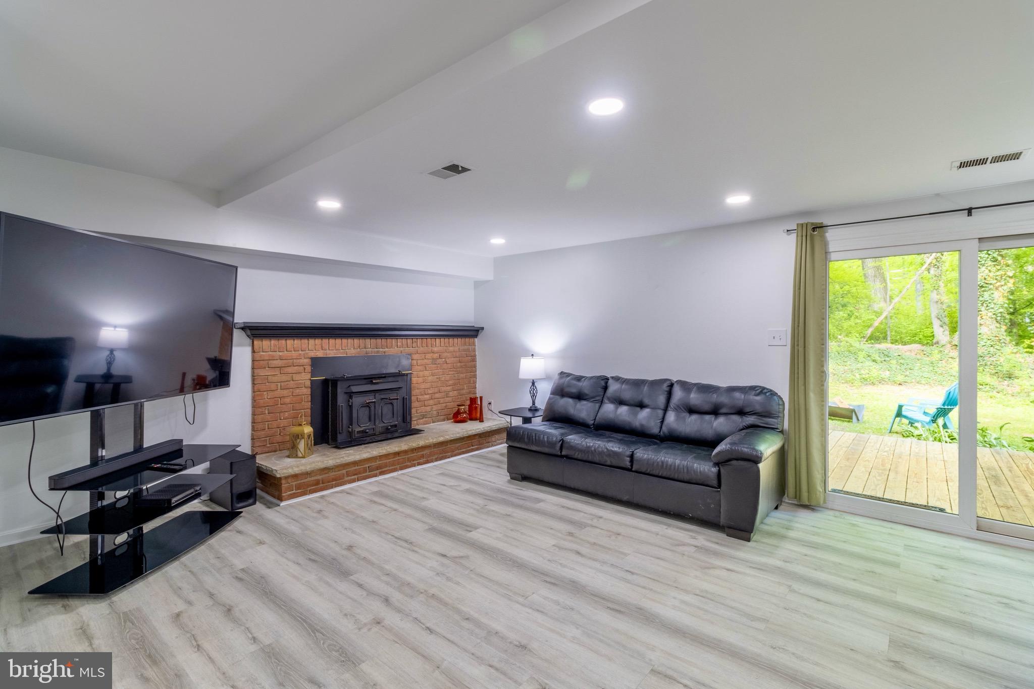 9058 ROSEWALL COURT