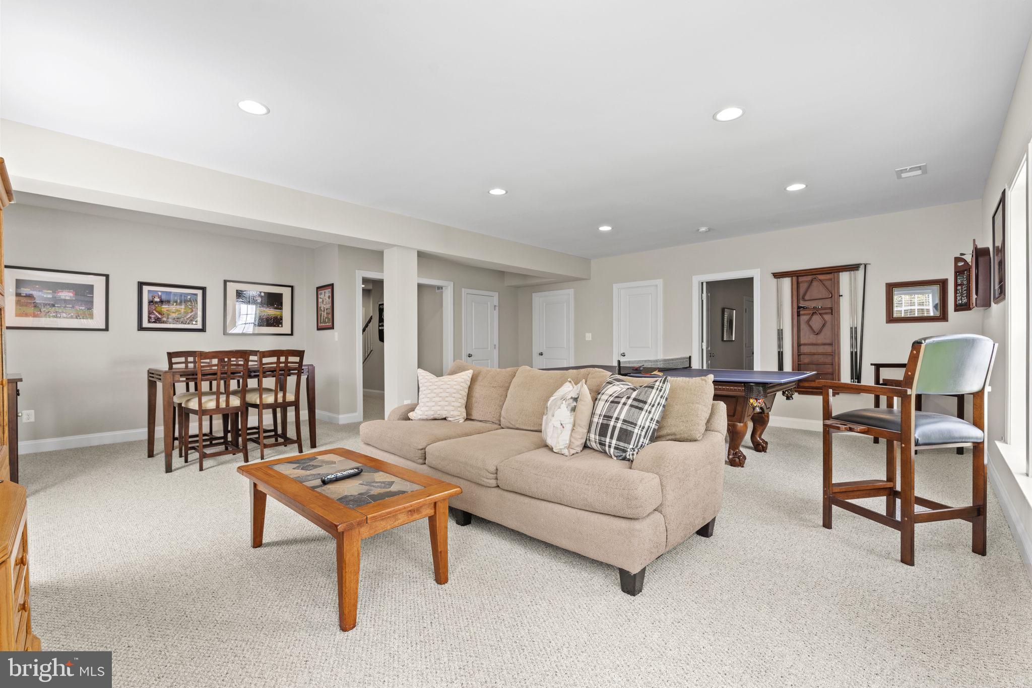 8620 JANET LANE