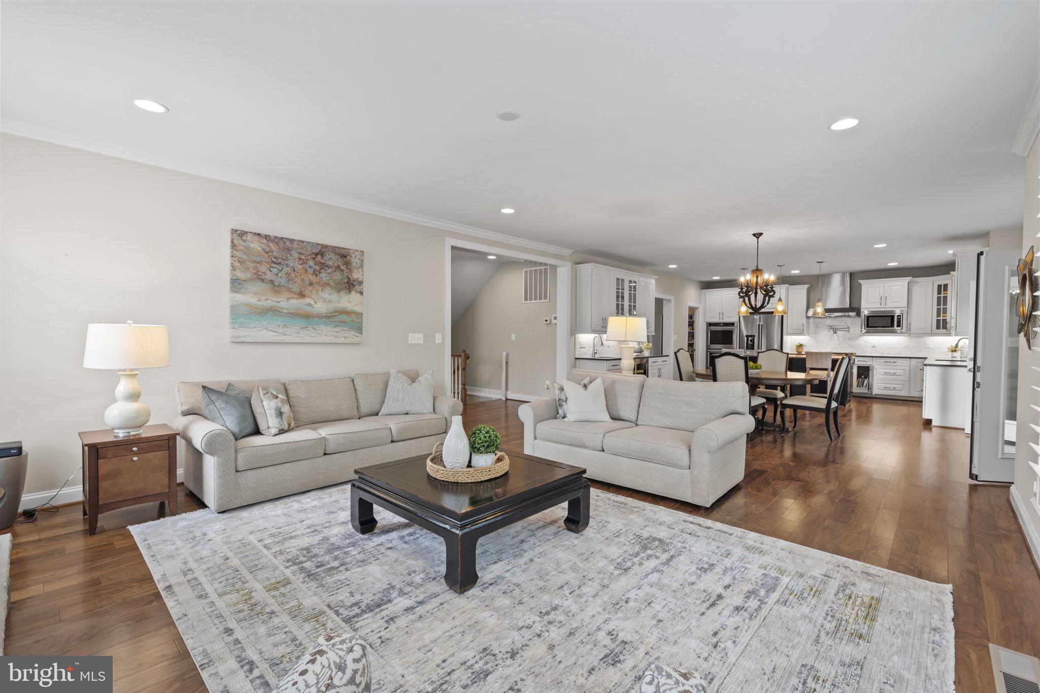 8620 JANET LANE