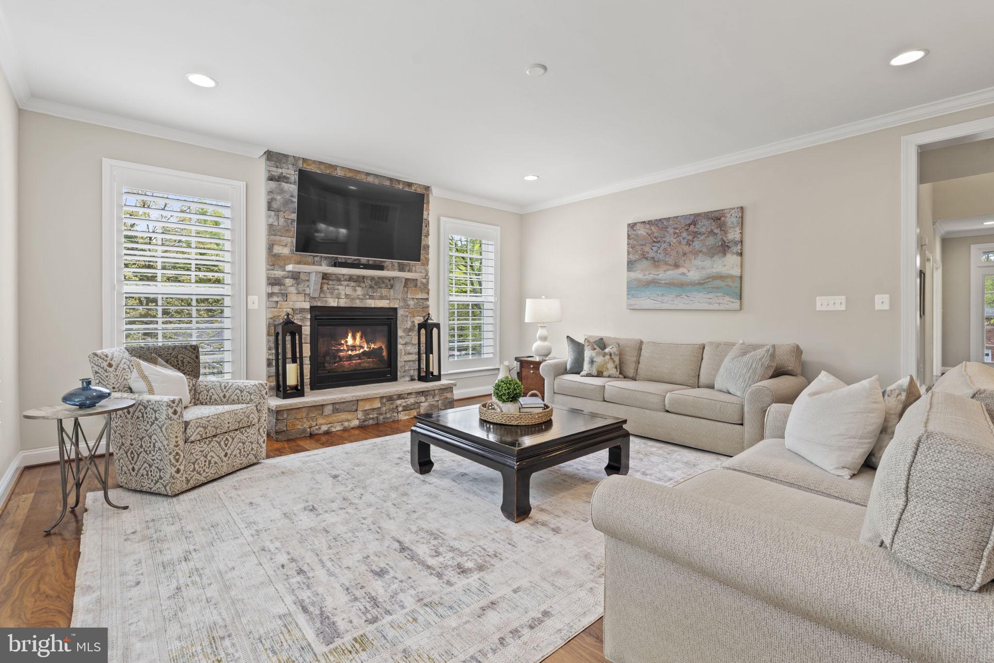 8620 JANET LANE