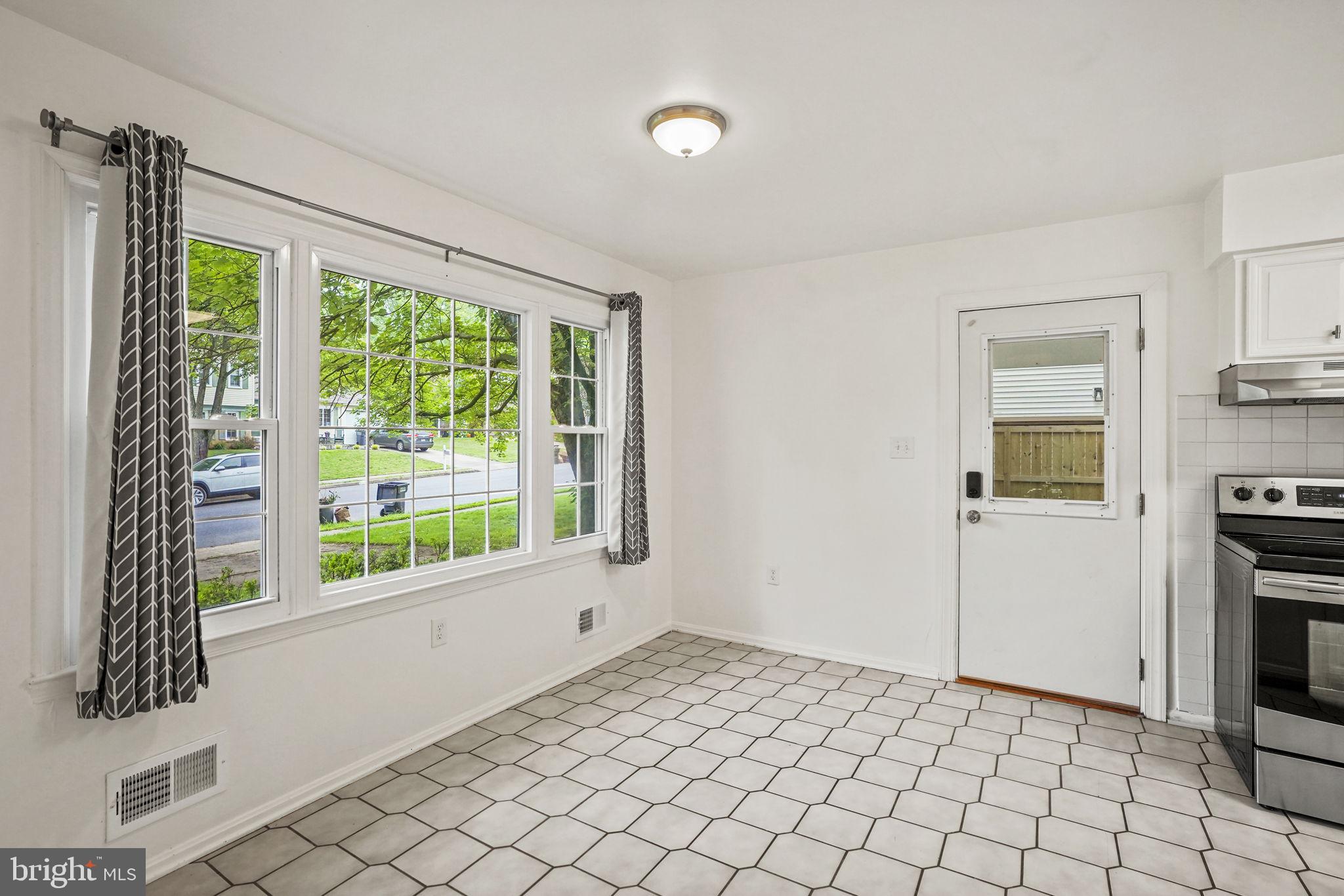 9086 BROOK FORD ROAD