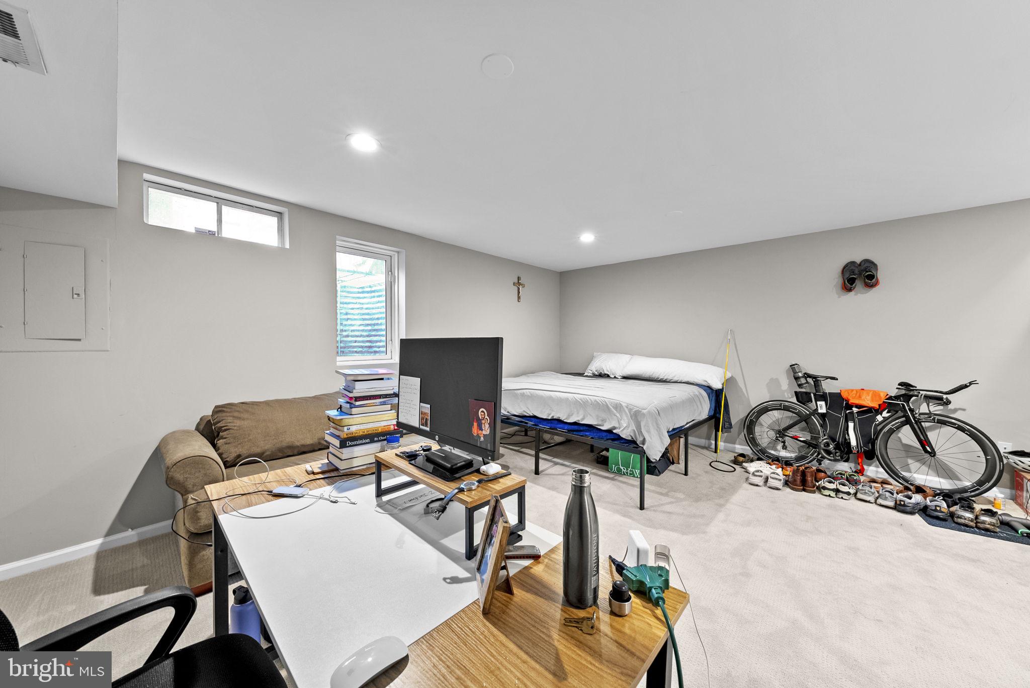 1286 VINTAGE PLACE