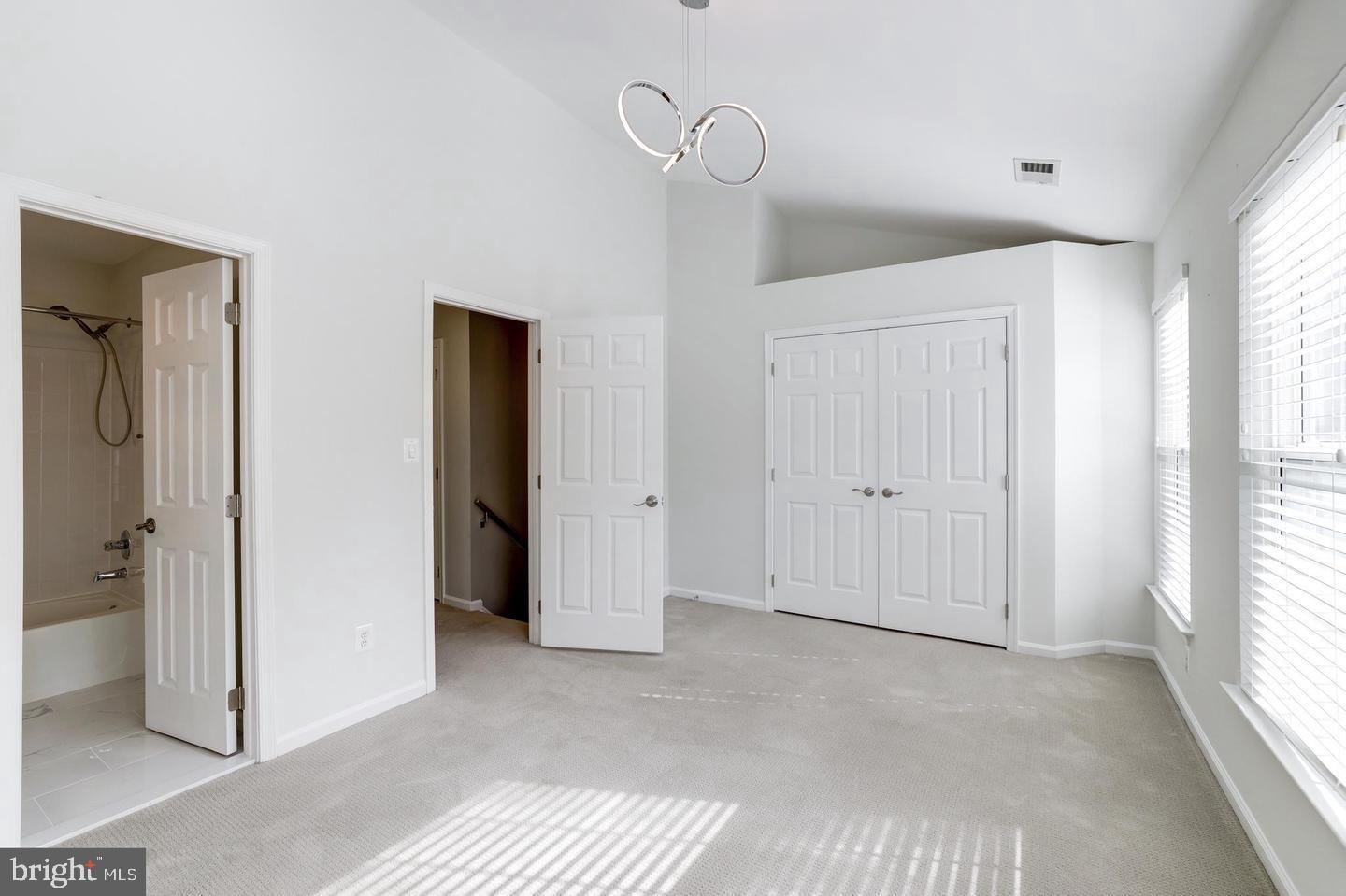 1286 VINTAGE PLACE