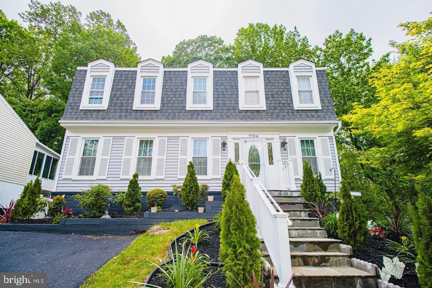 7704 GROVELAND HEIGHTS COURT