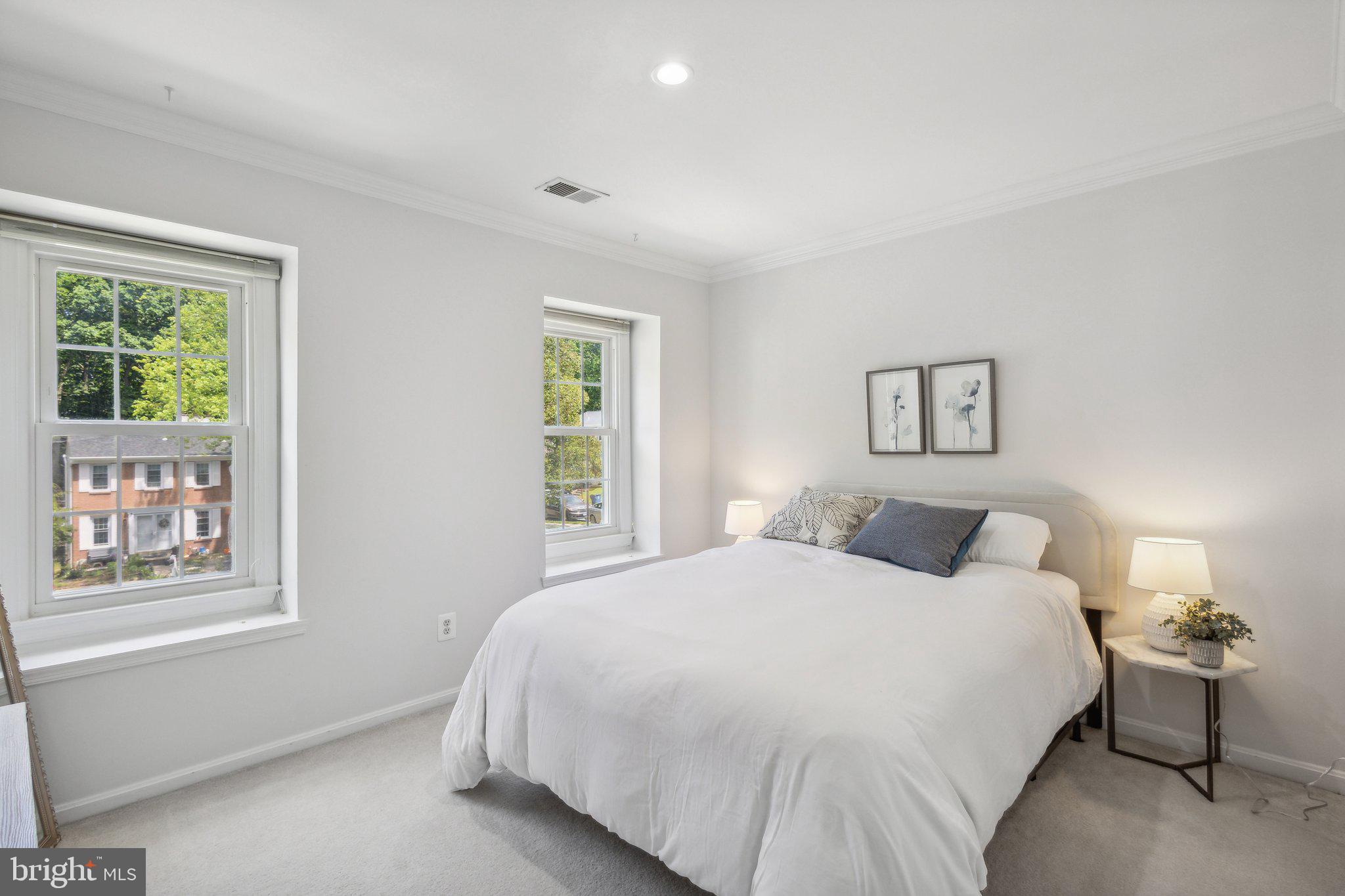 7704 GROVELAND HEIGHTS COURT