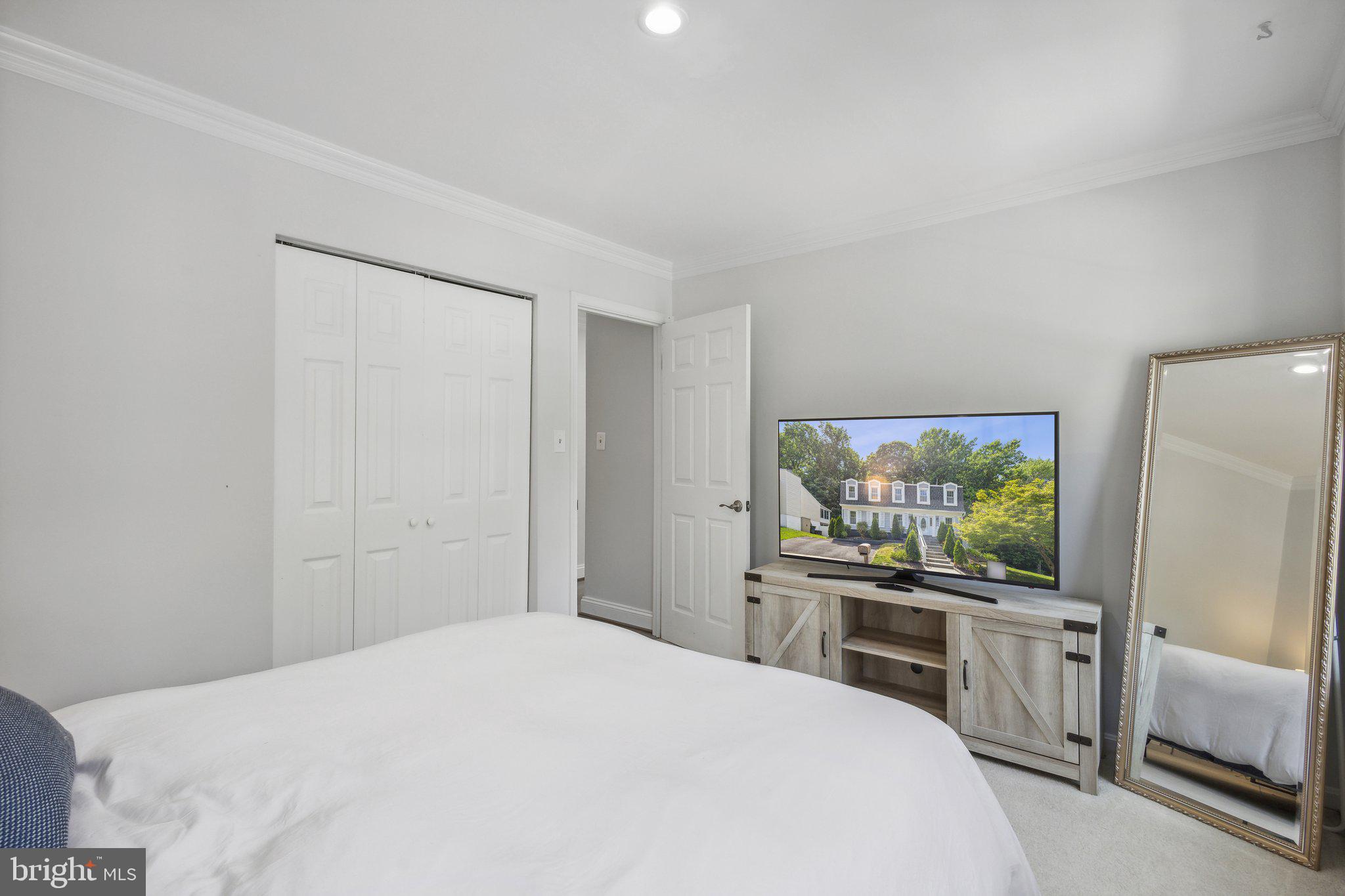 7704 GROVELAND HEIGHTS COURT