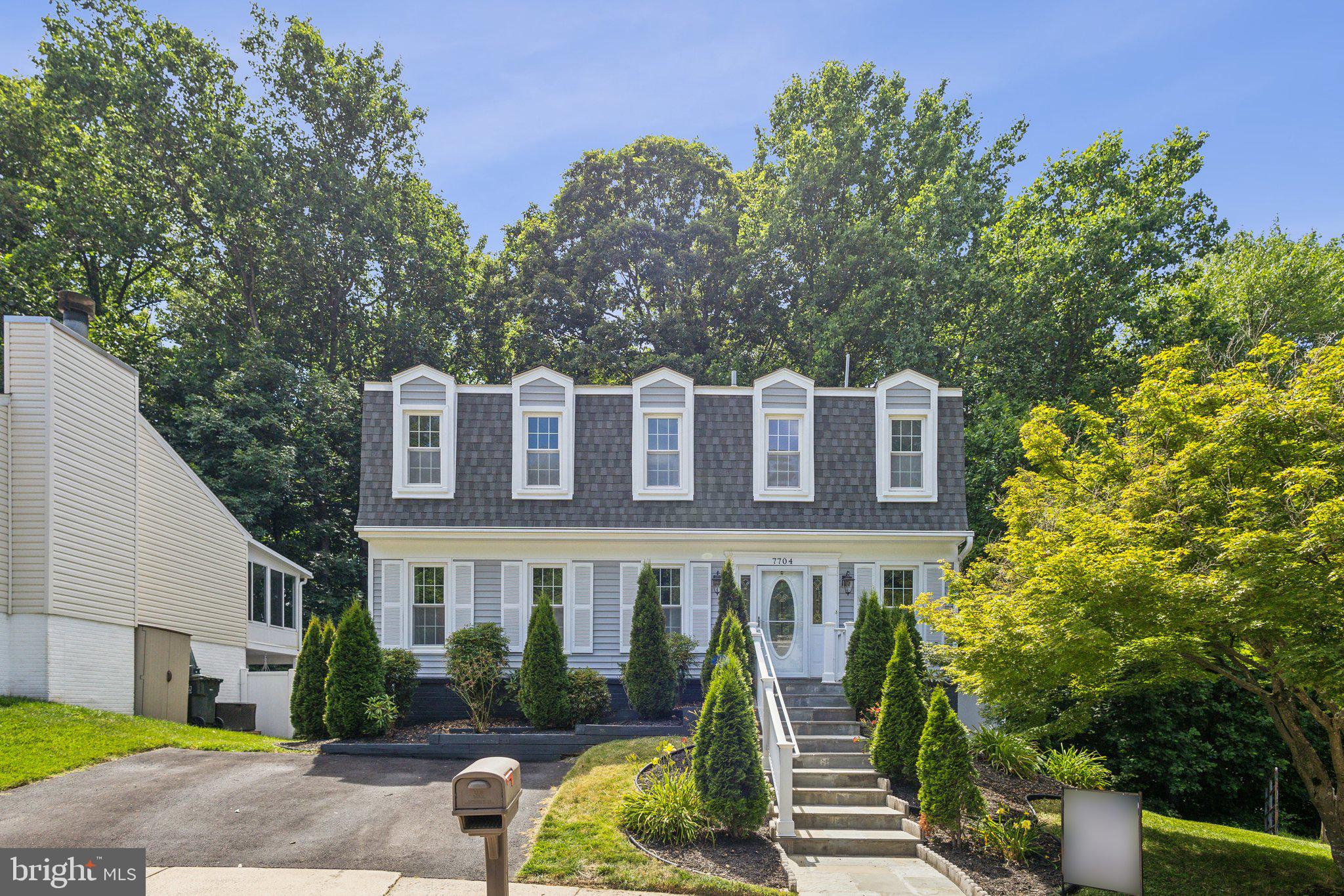 7704 GROVELAND HEIGHTS COURT