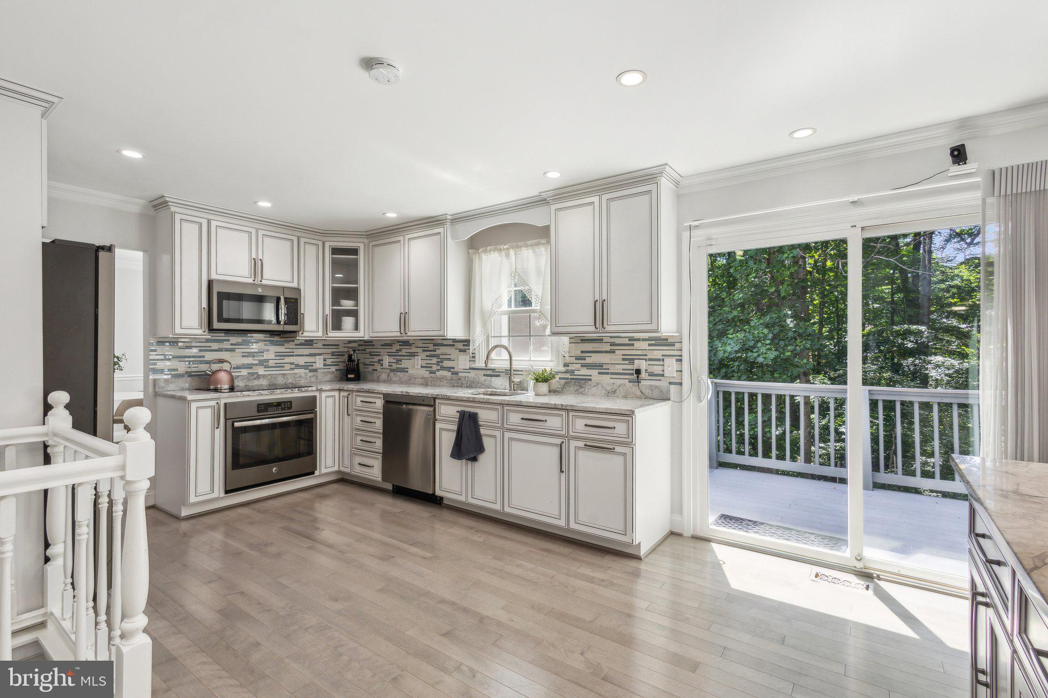 7704 GROVELAND HEIGHTS COURT