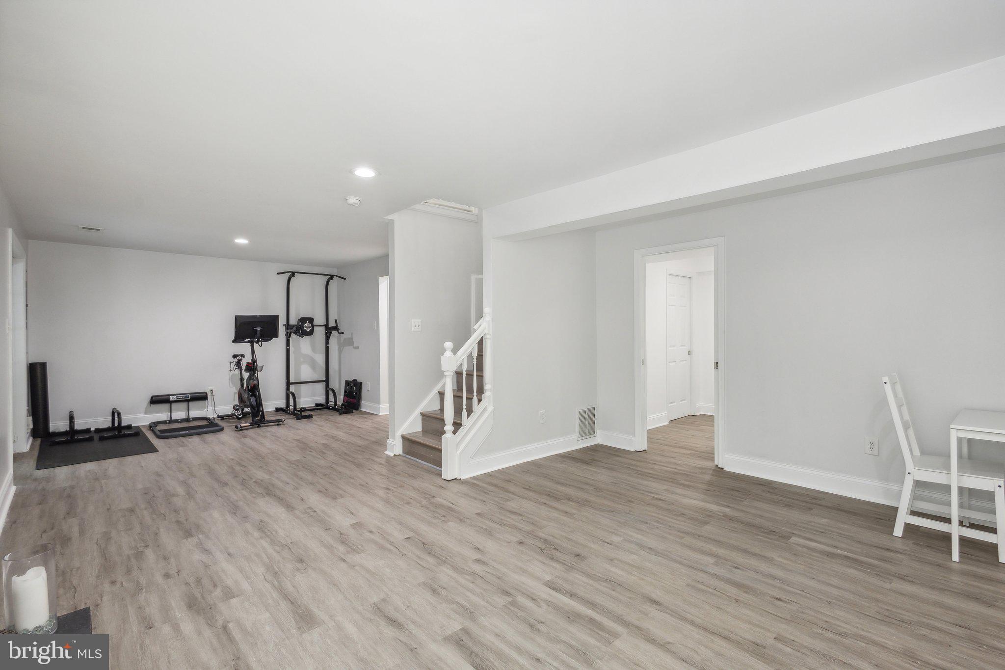 7704 GROVELAND HEIGHTS COURT