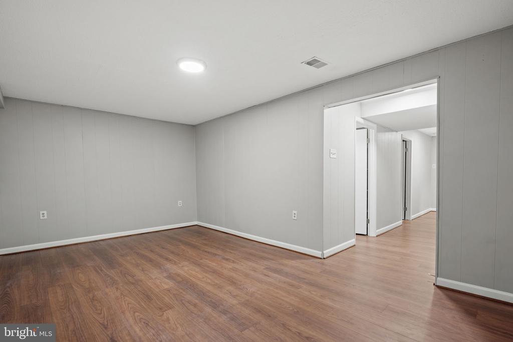 5863 JACKSONS OAK COURT